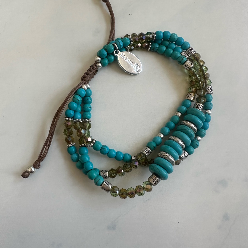 Chic Turquoise And Green Beaded Bracelet